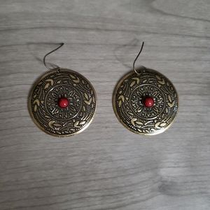 Y2K Red and brass colored earrings